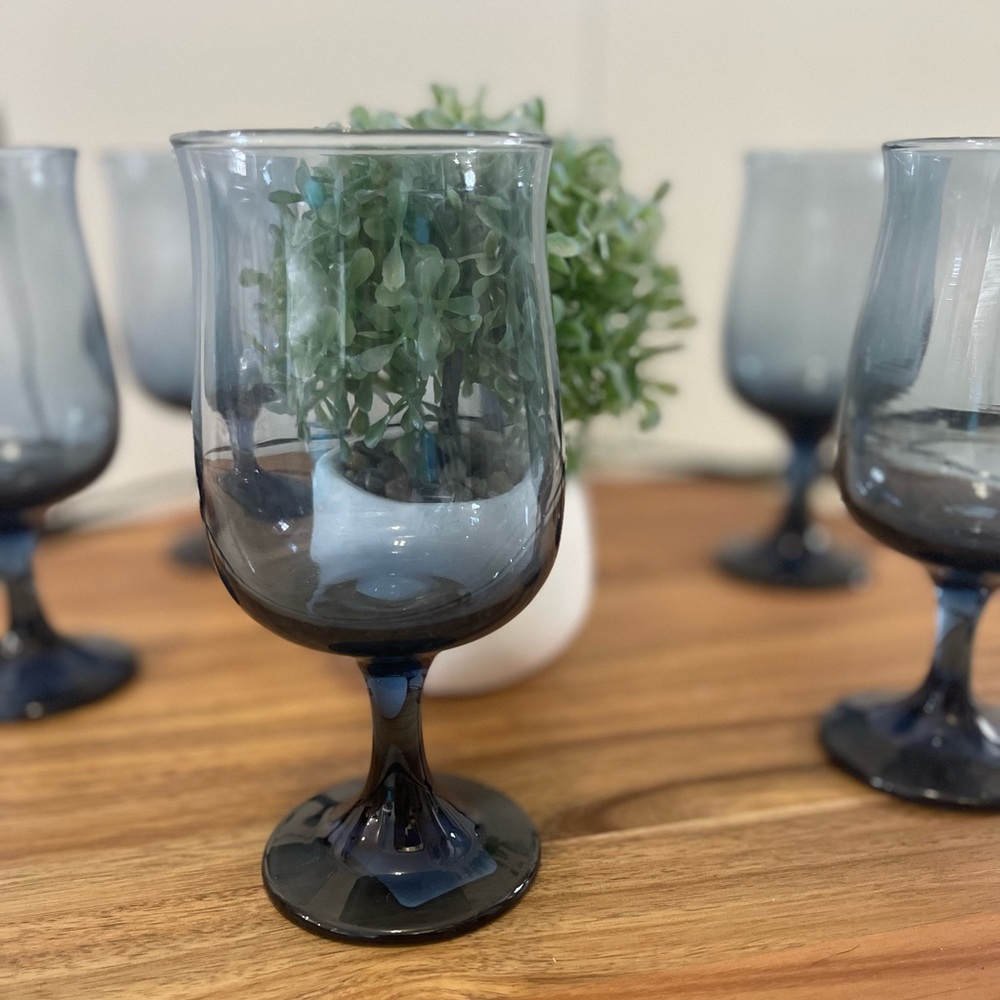 Set of 6 vintage blue tulip glasses